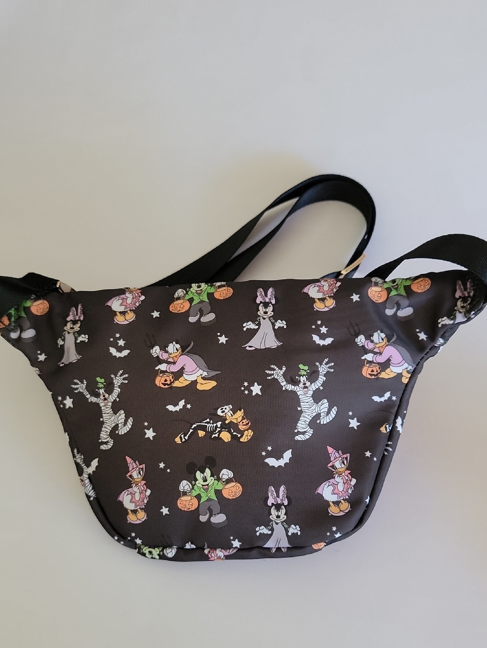 DIXIE AND PARK BLACK HALLOWEEN PRINT CROSSBODY BELT BAG WITH DISNEY CHARACTERS - Picture 2 of 8